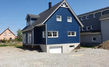 Bardage bleu de type nordique